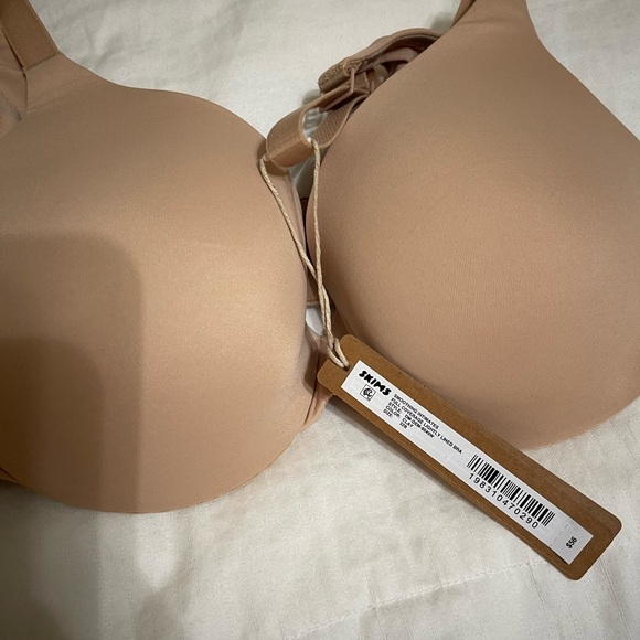 SKIMS FULL COVERAGE BRA - Picture 2 of 2